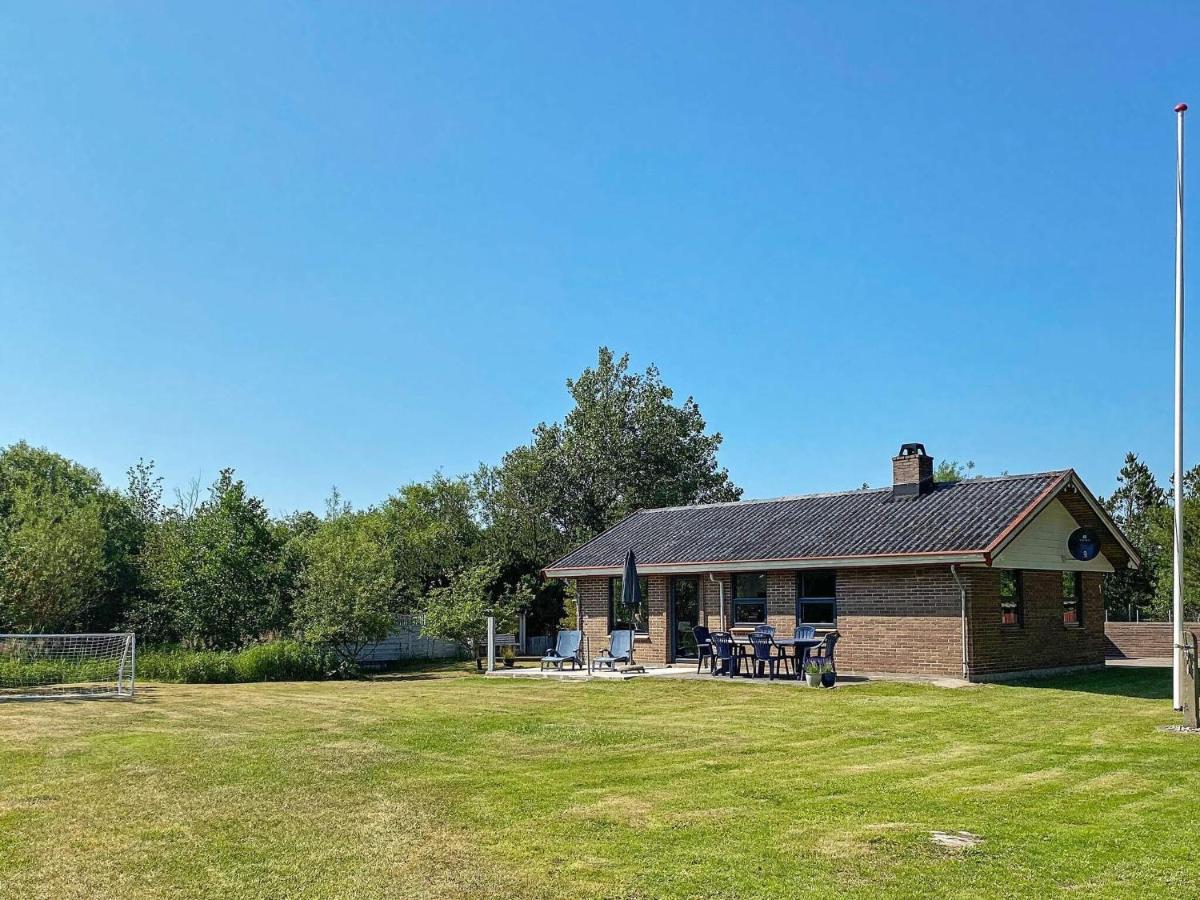8 Person Holiday Home In R M Lakolk Exteriör bild