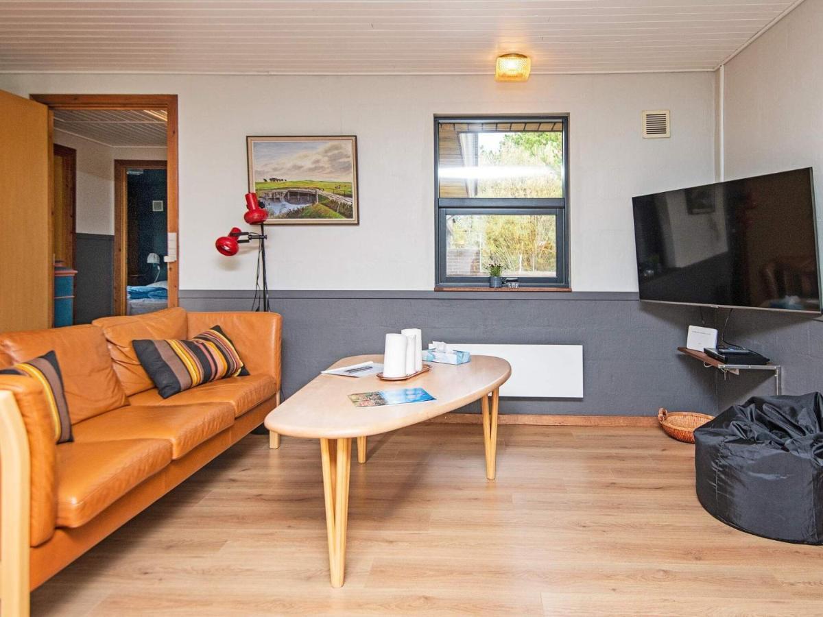 8 Person Holiday Home In R M Lakolk Exteriör bild
