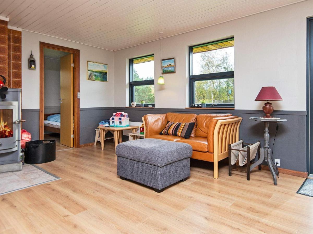 8 Person Holiday Home In R M Lakolk Exteriör bild
